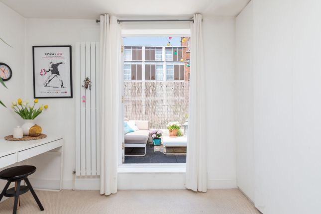 Flat for sale in Collingham Place, London