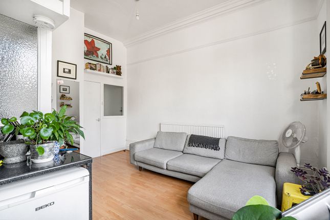 Flat 1, 30, Mount Ephraim Road, London photo 4