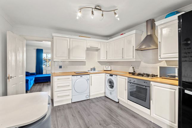3 Fallas Place, Fauldhouse photo 3