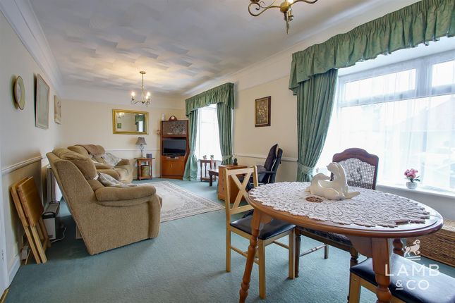 78, Thomas Road, Clacton-On-Sea photo 3