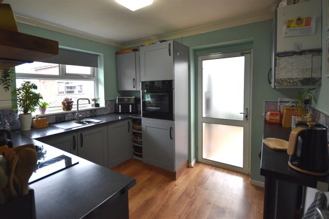 3, Montrose Court, Goole photo 3