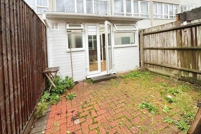 Shropshire Close, Mitcham photo 3
