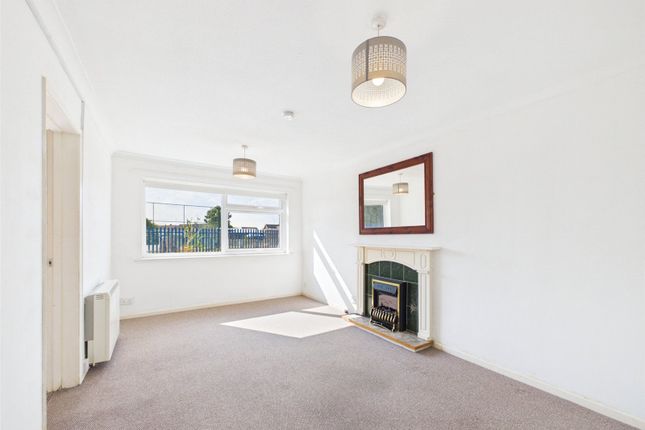 84, Golden Vale, Gloucester photo 3