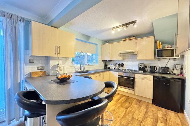 9 The Glades, Locks Heath, Southampton photo 4