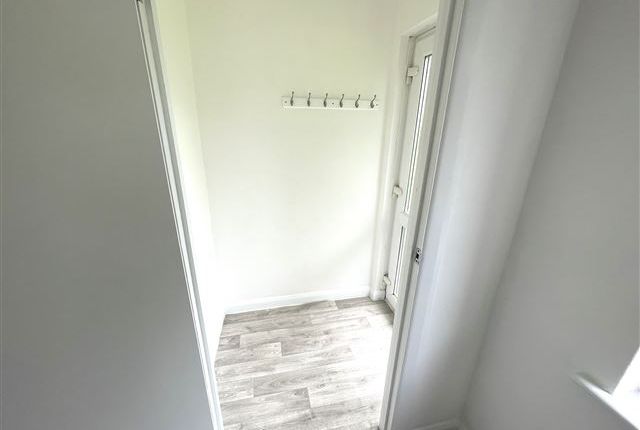 Flat 4, Campbell Court Goring Street Goring By Sea, Worthing photo 2