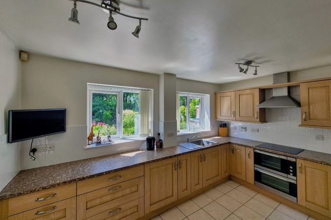 38, Heathfield Park, Widnes photo 4