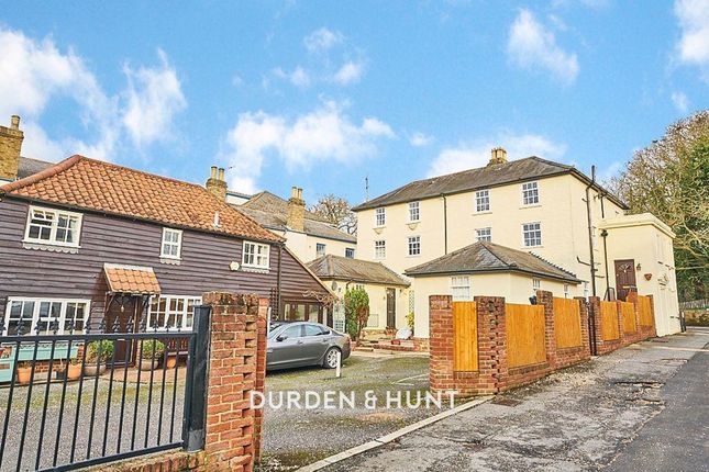1 Bansons Court High Street, Ongar photo 2