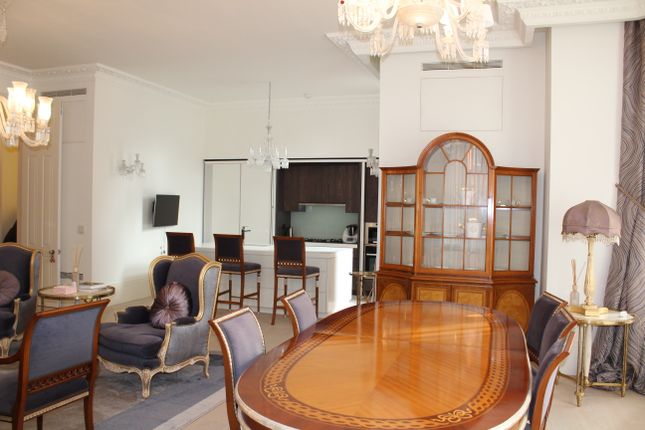 De Laszlo House, Fitzjohns Avenue, London photo 2