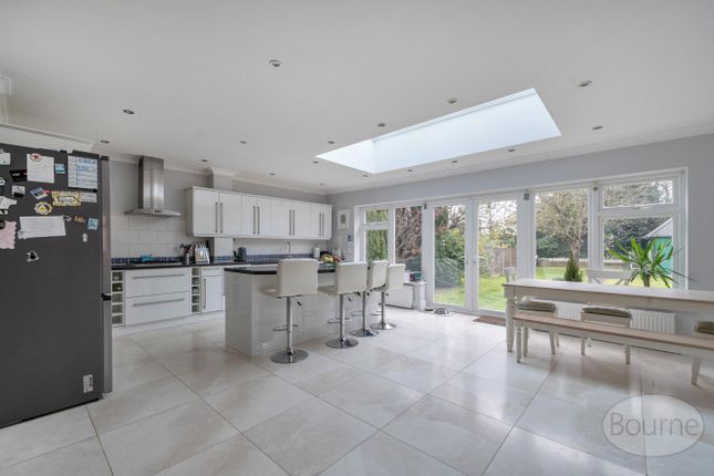 26, Ferndale Avenue, Chertsey photo 3