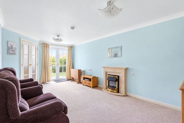 8 Pheasant Court Holtsmere Close, Watford photo 4