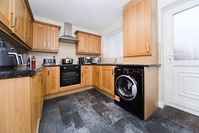 27, Lakemore, Peterlee photo 4