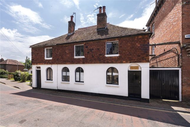 Houses for Sale in Coomb Field, Edenbridge TN8 - Buy Houses in Coomb