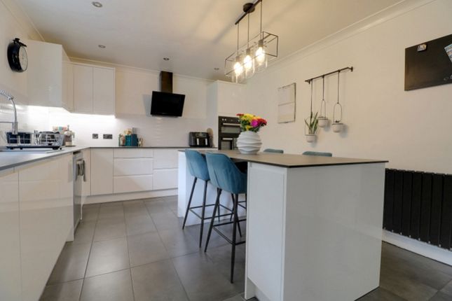 15, Windmill Grove, Cleckheaton photo 4