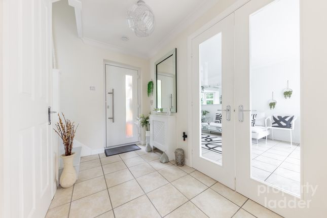 7, Oatfield Close, Norwich photo 3