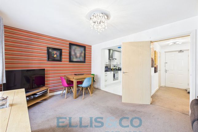 Flat 4, Piazza House,, Cannons Wharf, Kent photo 3