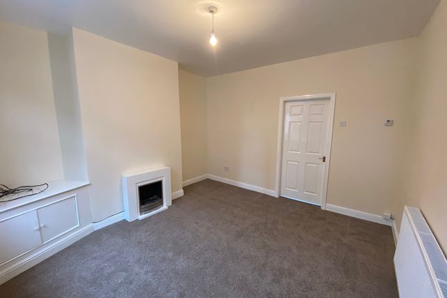 39, Chesterfield photo 2