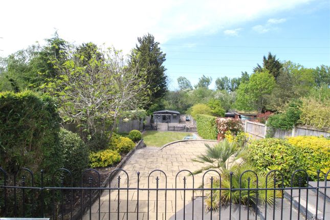 59, Derek Avenue, West Ewell photo 2