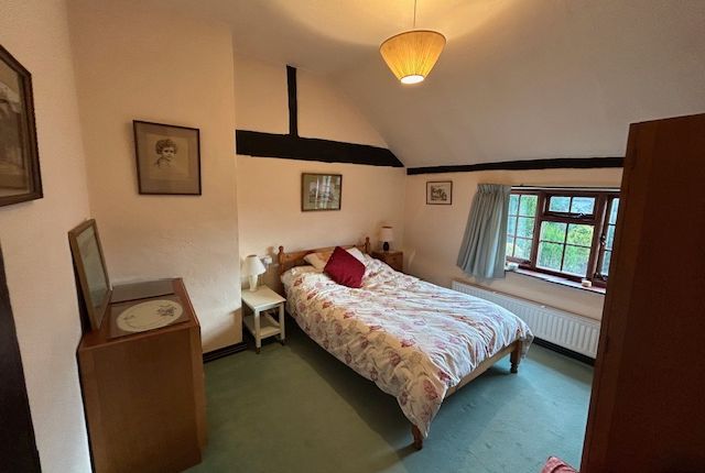 Cottage to rent in School Lane, Cookham, Maidenhead