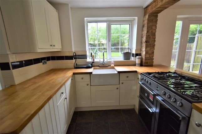 7, Reeds Hill, Bracknell photo 3