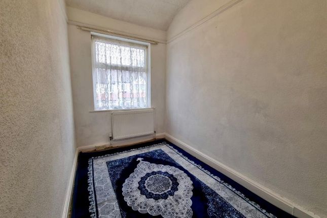 39, Midhurst Avenue, Croydon photo 5