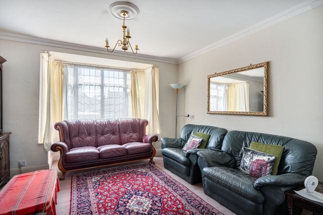 34, Lavender Avenue, Worcester Park photo 4
