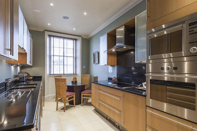 Flat 4, 104 Eaton Place, London photo 4