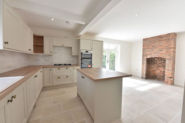 19, Cross Street, Kingswinford photo 2