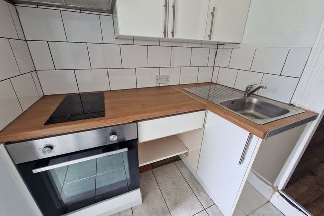 Flat to rent in Clarence Road, Rugby