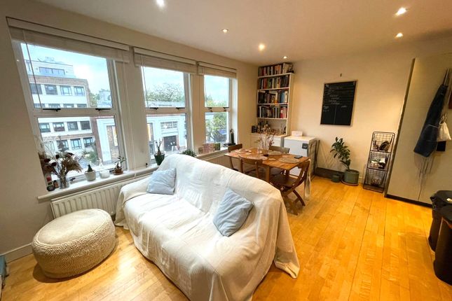 Thumbnail Flat to rent in 2A Station Parade, Balham High Road, London