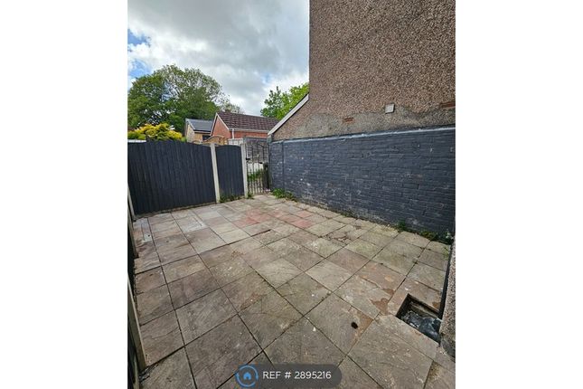 Broad St, Middleton, Manchester photo 5