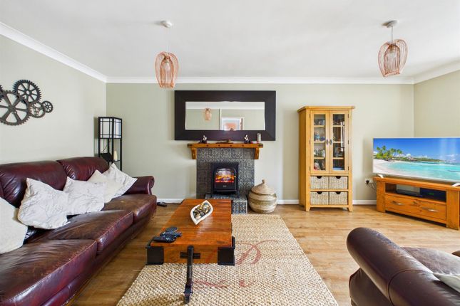 6, Westway, Wrexham photo 3