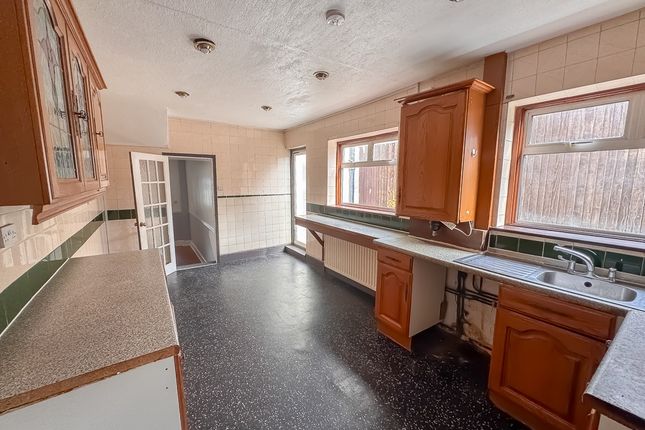 4 Nithdale Road, Shooters Hill, London photo 3
