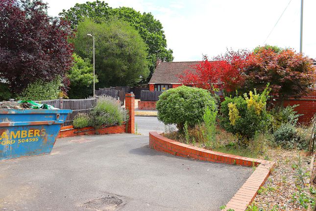 122a, Fernhill Road, Farnborough photo 2