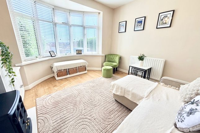 27, Woods Lane, Brierley Hill photo 3