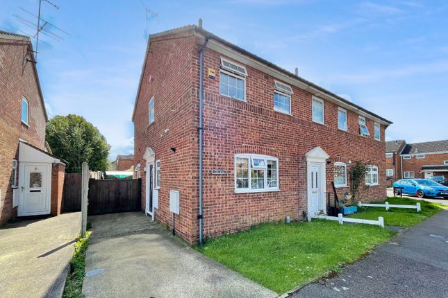 Semi-detached house for sale in Buzzard Road, Luton, Bedfordshire