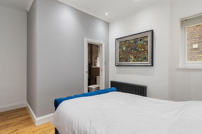 Flat for sale in Park Avenue, Willesden Green