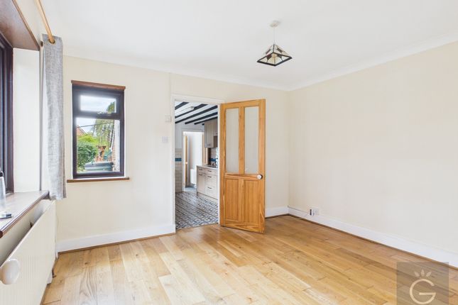 Basingstoke Road, Reading photo 4