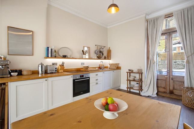 7b, Thirsk Road, London photo 3