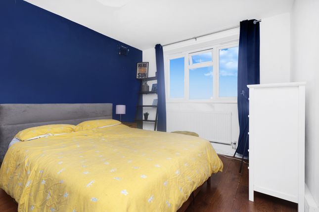 Flat for sale in Bakers Hill, Hackney