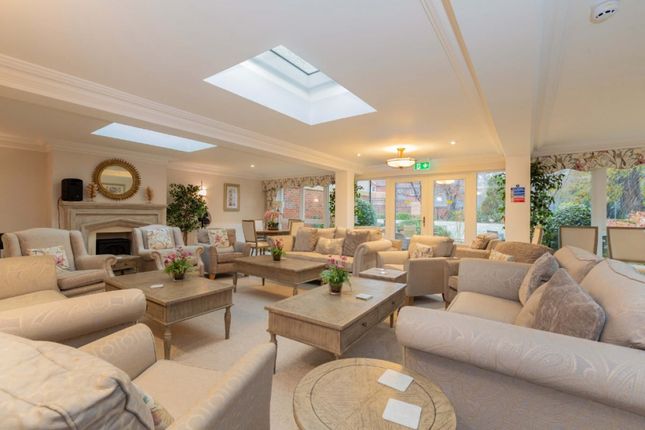 15, Fleur De Lis, Wokingham photo 3