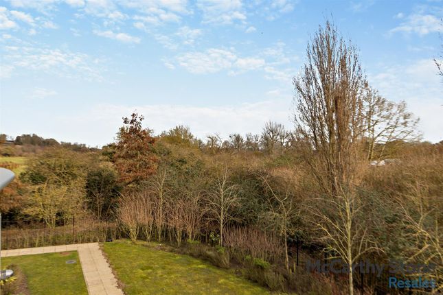 35 Roslyn Court, Lisle Lane, Ely photo 2