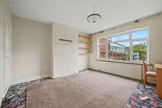 56, Ballards Road, London photo 4