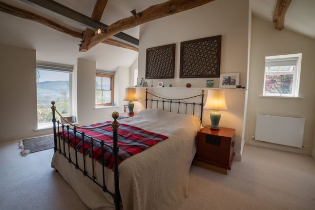 Frongogfarm_Bedroom01_01