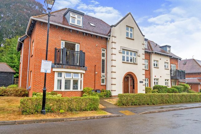 Thumbnail Flat for sale in Highcroft Road, Winchester