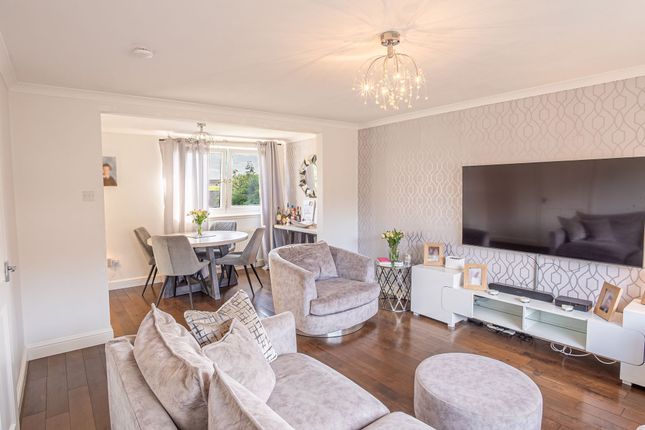 29 Glenclora Drive, Paisley photo 4