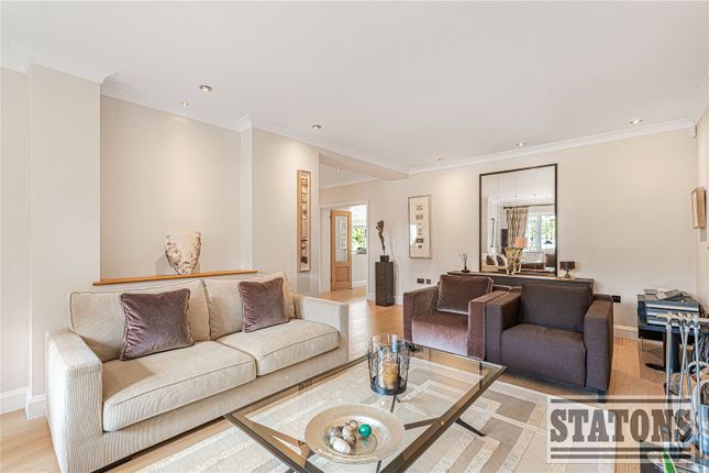 5, Priory Close, London photo 4