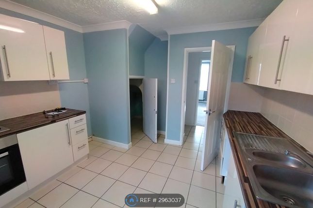 Kingsclere Avenue, Havant photo 3