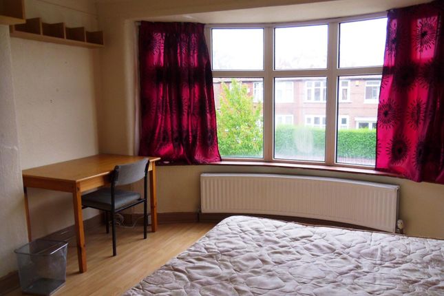 41, School Grove, Manchester photo 4