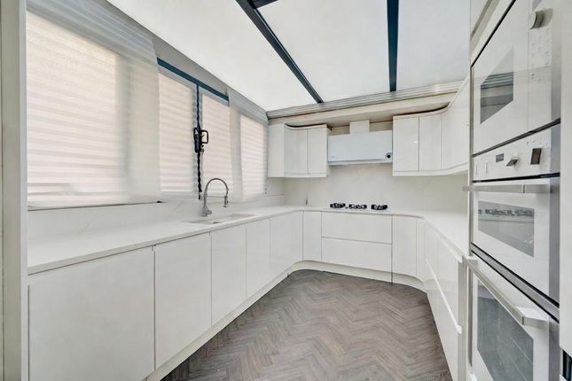 2A, Belton Road, London photo 2