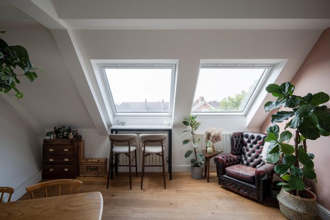 Flat 10 Leinster Mansions, Langland Gardens, London photo 4